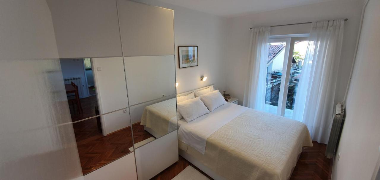 Apartman Klara Ровин Екстериор снимка