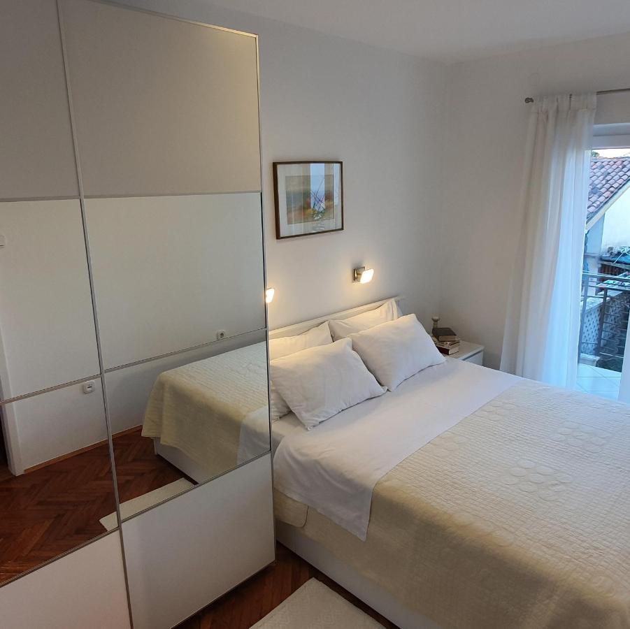 Apartman Klara Ровин Екстериор снимка