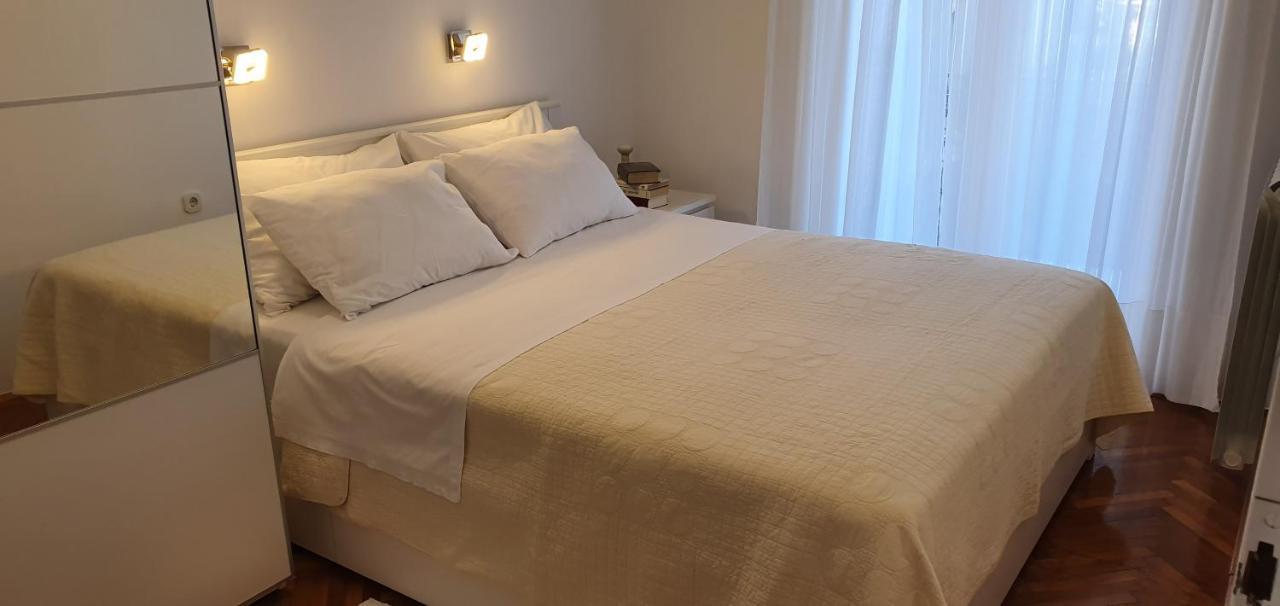 Apartman Klara Ровин Екстериор снимка