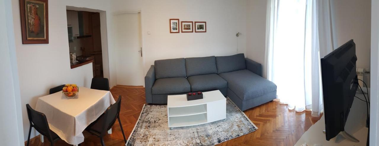 Apartman Klara Ровин Екстериор снимка